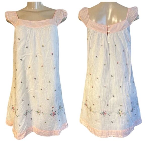 VNTG BETSEY JOHNSON EBROIDERED FLORAL DELICATE SHIFT COTTAGECORE DRESS 4 FAIRY‎ - Picture 1 of 12